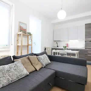 Apartment Primopiano - Copernico 10, Milan